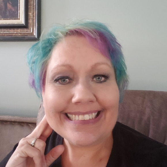 Meet your Posher, Katy - Picture 1 of 1